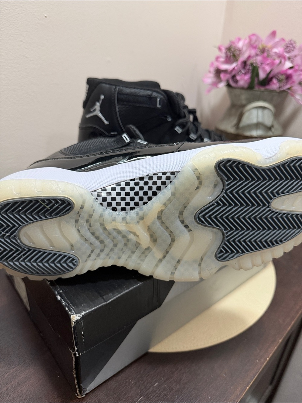 Nike Air Jordan 11 Retro 'Black/White' Men's Basketball Shoes - Picture 6 of 9